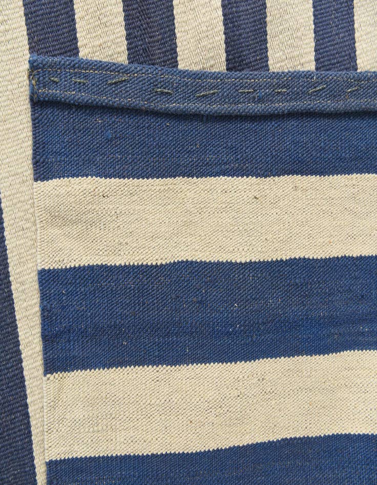 Detail image of 6' 9 x 9' 6  Hand Woven Kilim Modern Wool Rug