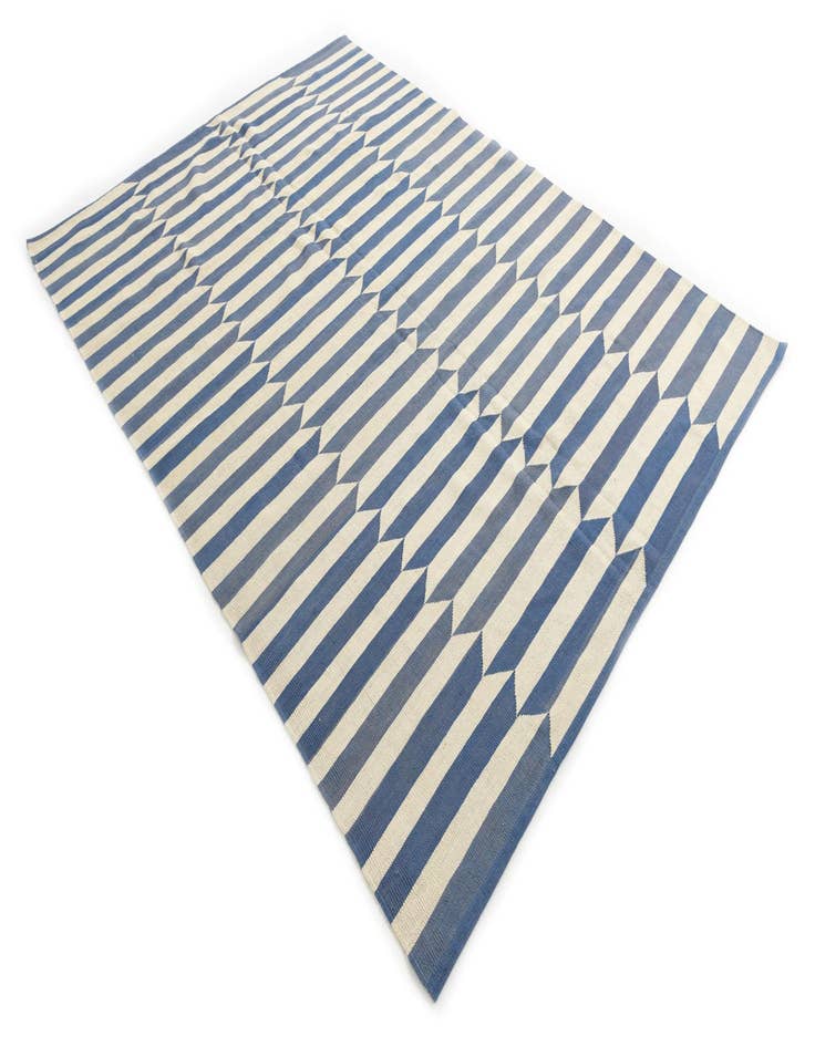 Detail image of 6' 9 x 9' 6  Hand Woven Kilim Modern Wool Rug