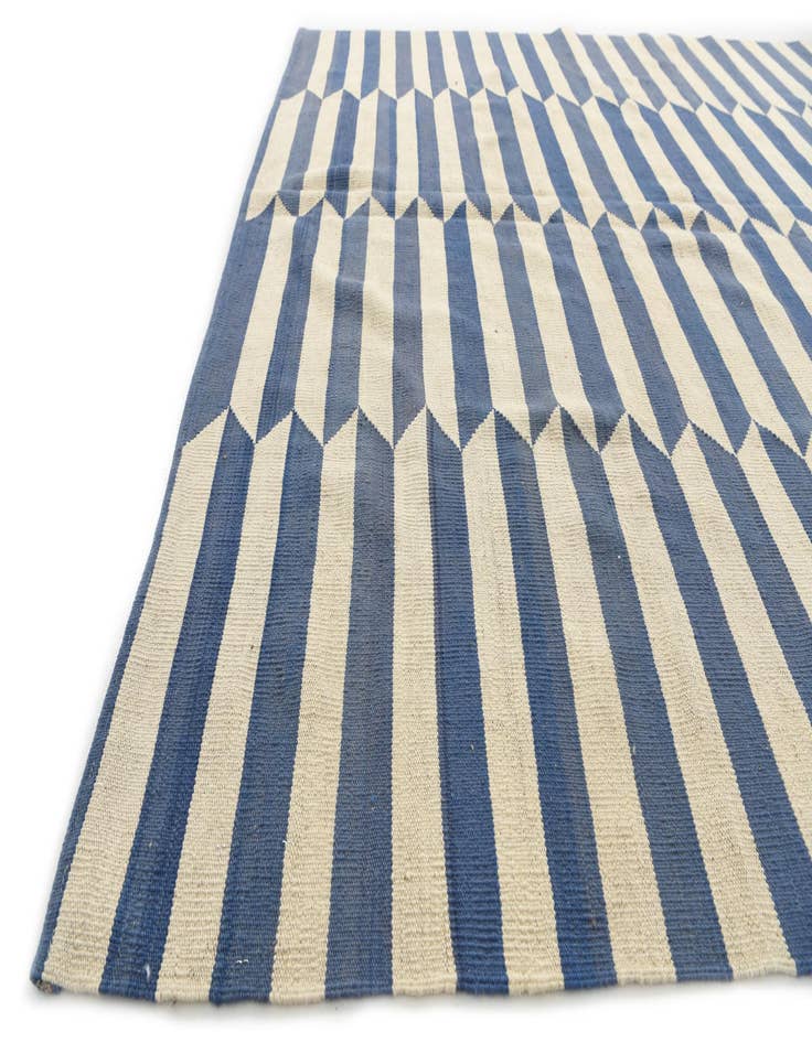 Detail image of 6' 9 x 9' 6  Hand Woven Kilim Modern Wool Rug