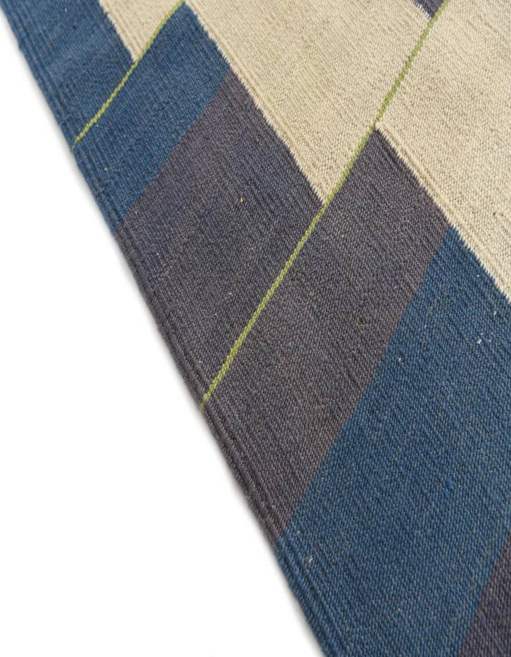 Detail image of 7' 9 x 10'  Hand Woven Kilim Modern Wool Rug