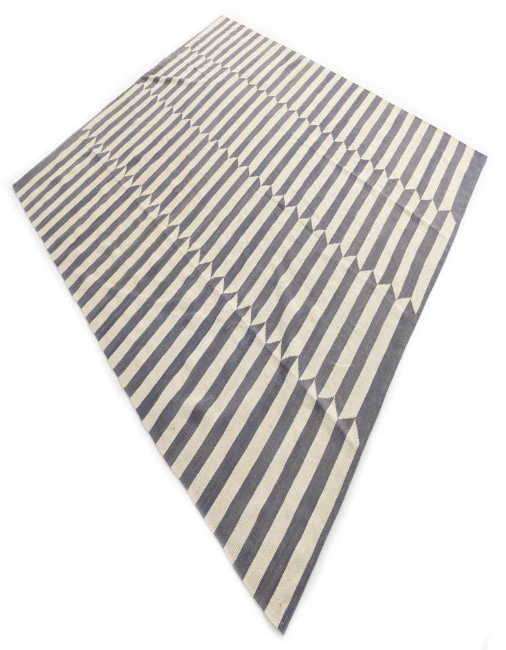 Detail image of 8' 3 x 9' 8  Hand Woven Kilim Modern Wool Rug