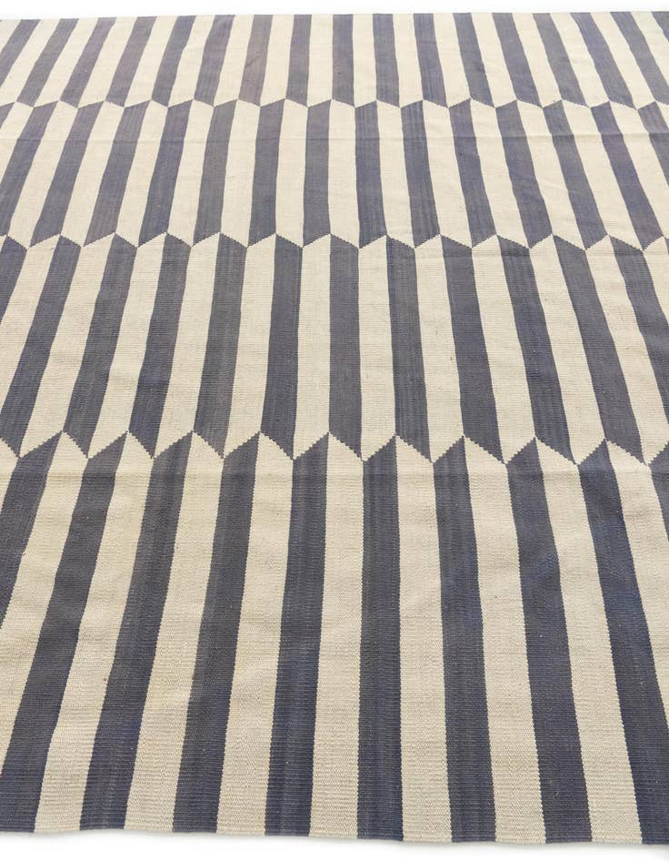 Detail image of 8' 3 x 9' 8  Hand Woven Kilim Modern Wool Rug