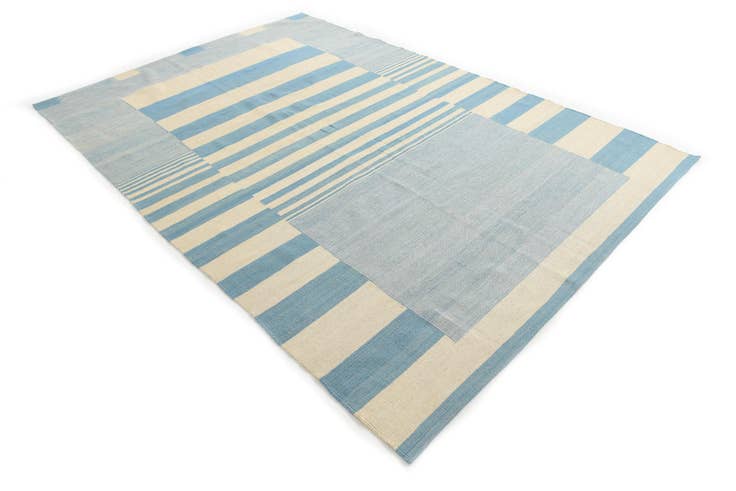 Detail image of 6' 8 x 9' 9 Hand Woven Kilim Modern Wool Rug