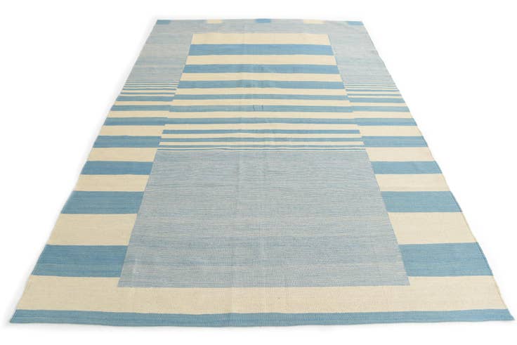 Detail image of 6' 8 x 9' 9 Hand Woven Kilim Modern Wool Rug