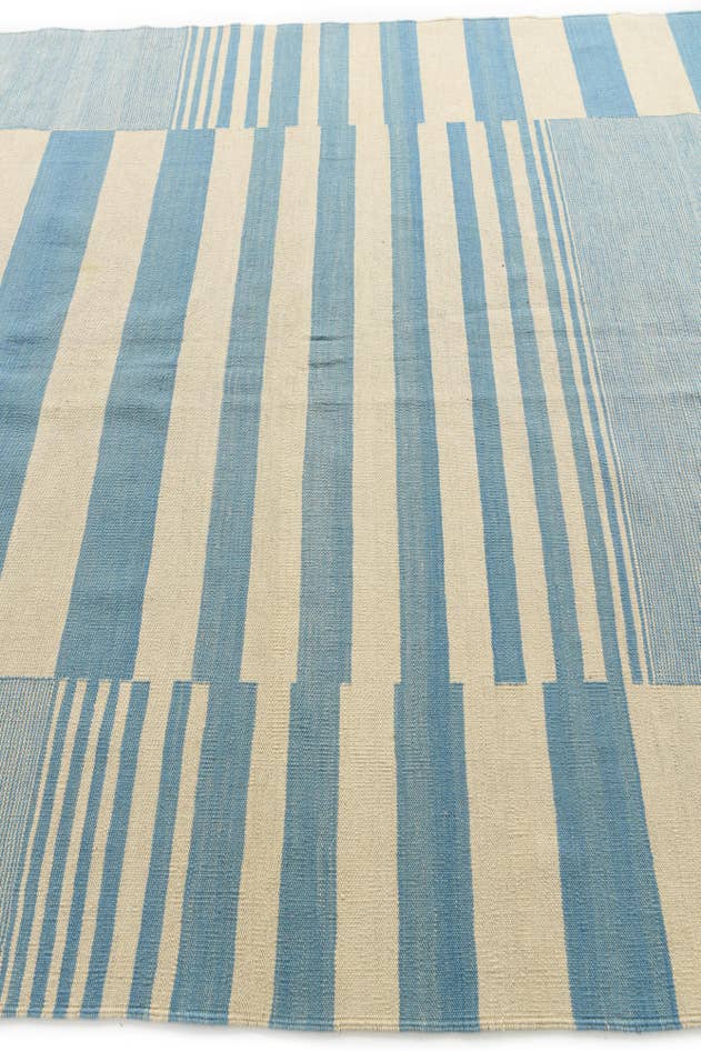 Detail image of 6' 8 x 9' 9 Hand Woven Kilim Modern Wool Rug