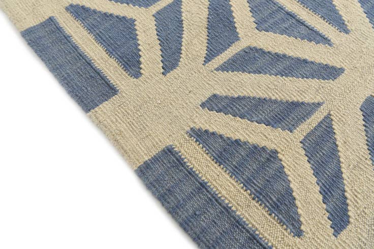 Detail image of 7' 3 x 9' 6 Hand Woven Kilim Modern Wool Rug
