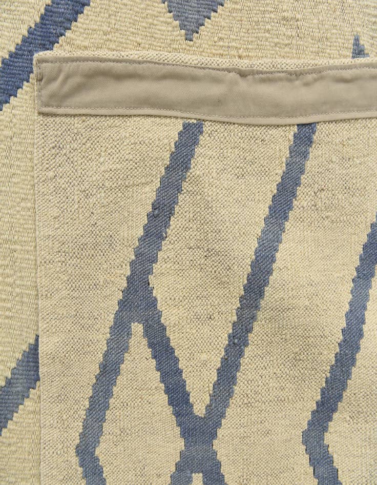 Detail image of 6' 10 x 9' 5  Hand Woven Kilim Modern Wool Rug