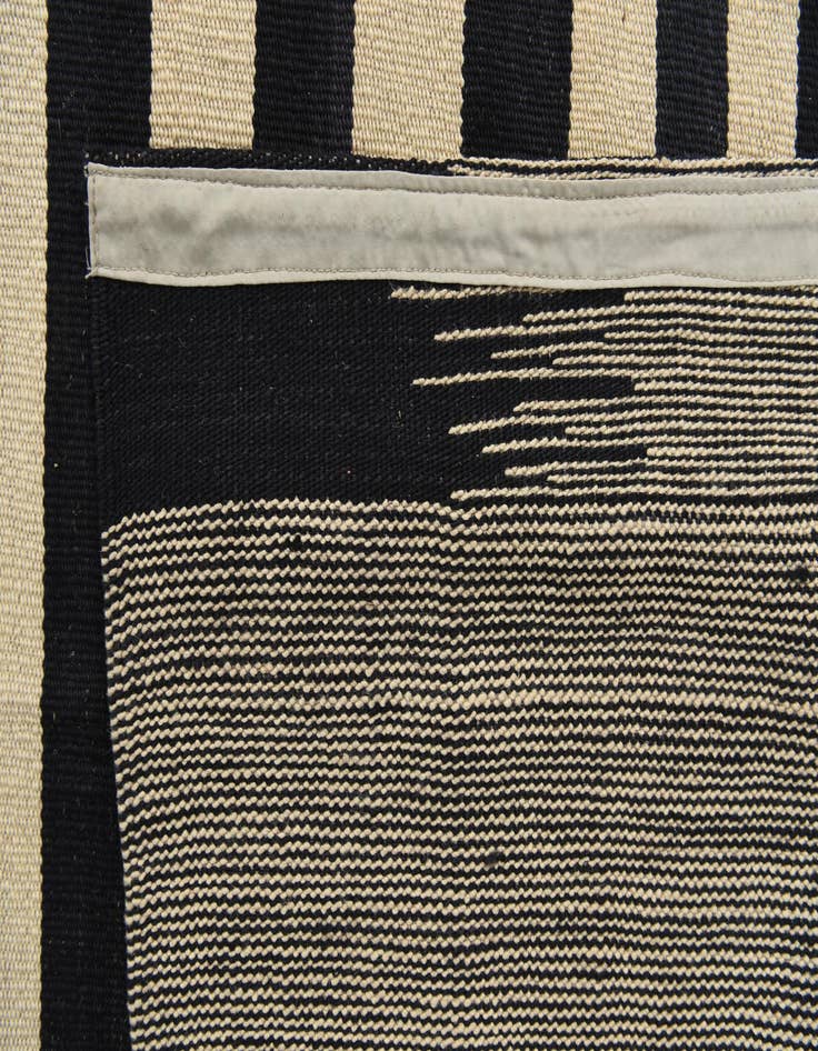 Detail image of 8' 1 x 9' 6  Hand Woven Kilim Modern Wool Rug