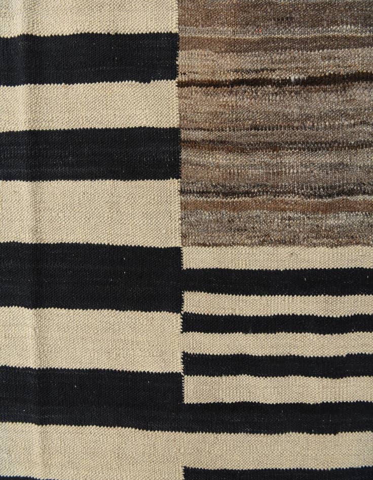 Detail image of 8' 1 x 9' 8  Hand Woven Kilim Modern Wool Rug