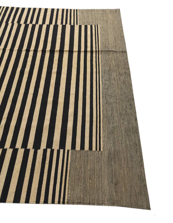 Detail image of 5' 8 x 7' 9  Hand Woven Kilim Modern Wool Rug