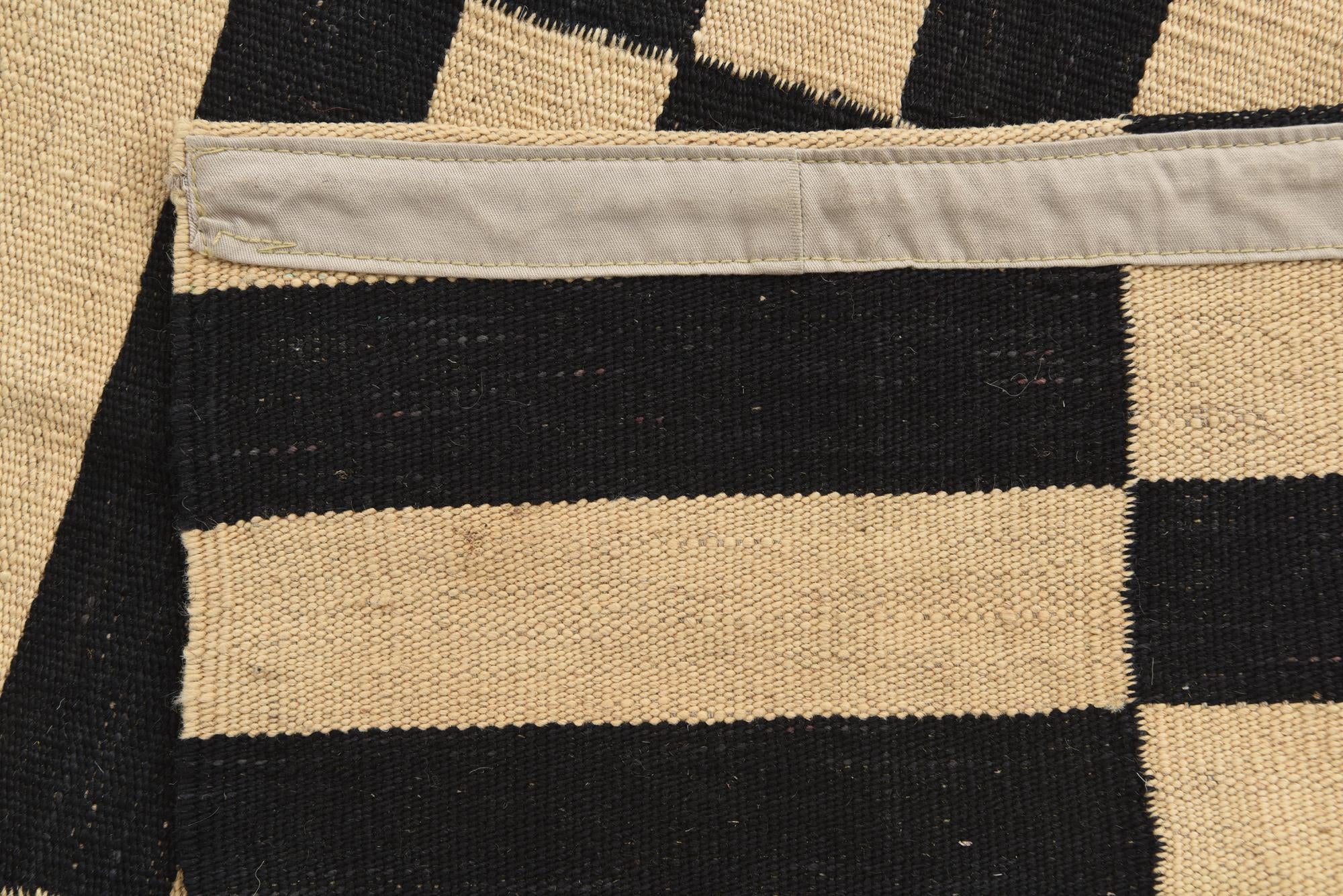 2' 8 x 3' 10 Hand Woven Kilim Modern Wool Rug