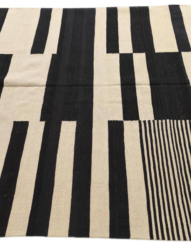 Detail image of 5' 7 x 7' 8  Hand Woven Kilim Modern Wool Rug