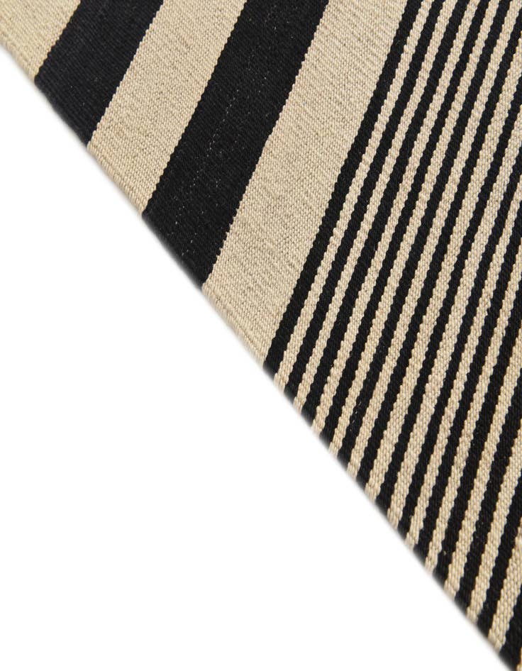 Detail image of 5' 7 x 7' 8  Hand Woven Kilim Modern Wool Rug
