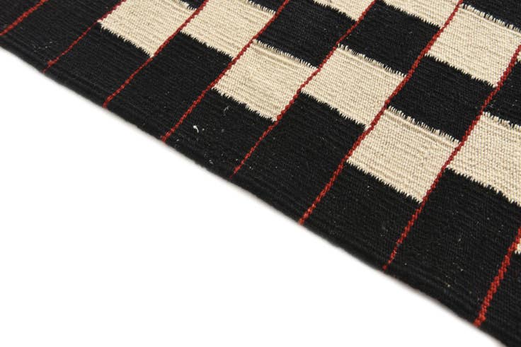 Detail image of 4' 7 x 5' 8 Hand Woven Kilim Modern Wool Rug