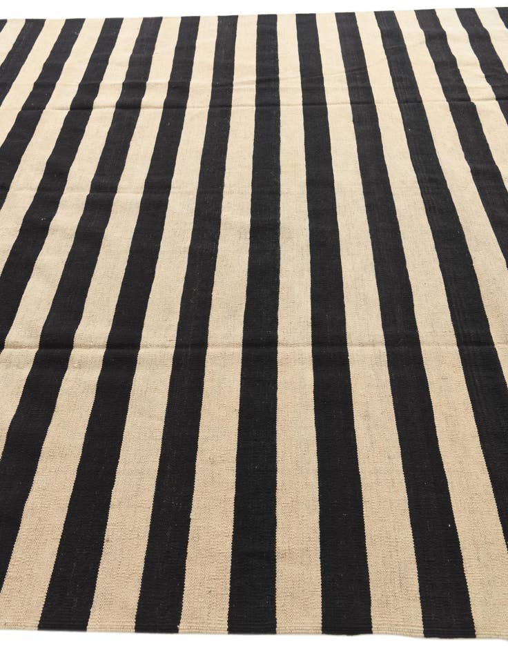 Detail image of 8' 5 x 11' 3  Hand Woven Kilim Modern Wool Rug