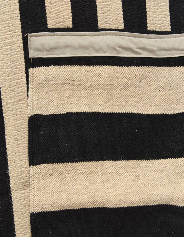 Detail image of 8' 5 x 11' 3  Hand Woven Kilim Modern Wool Rug