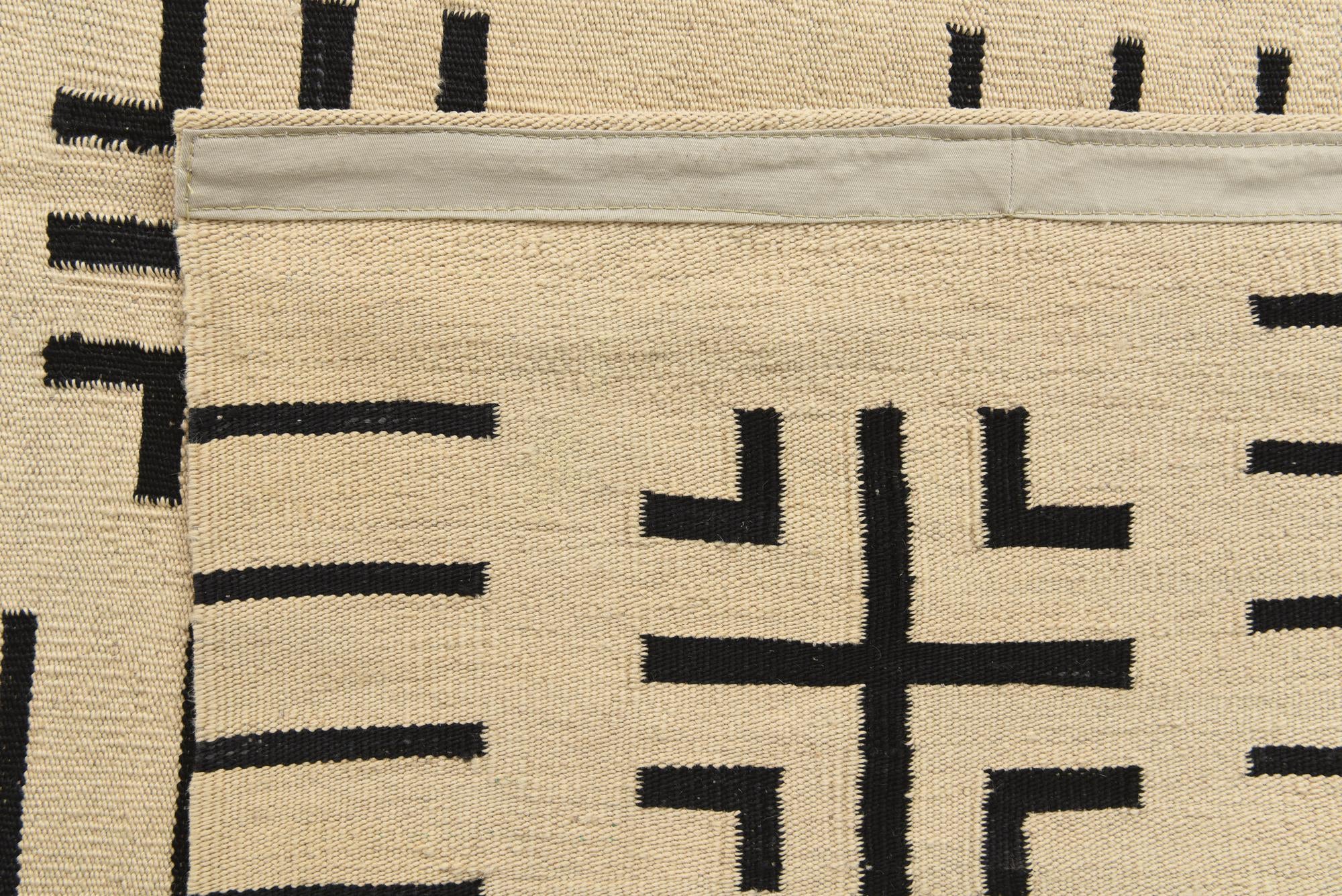 5' 5 x 6' 6 Hand Woven Kilim Modern Wool Rug