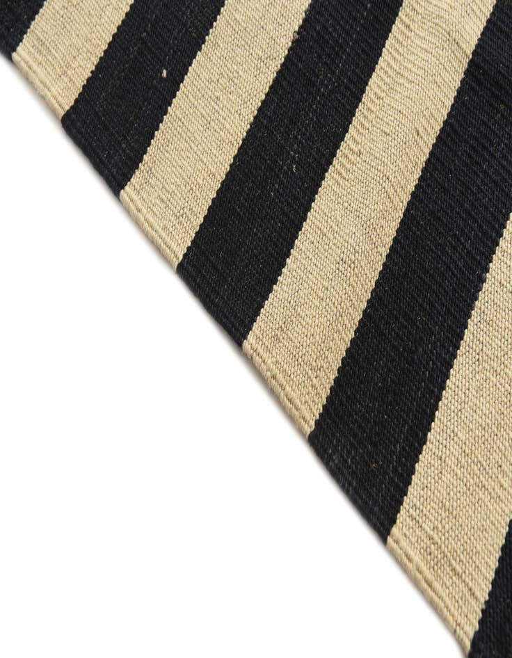 Detail image of 3' 5 x 4' 10  Hand Woven Kilim Modern Wool Rug