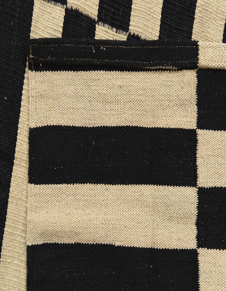 Detail image of 3' 5 x 4' 10  Hand Woven Kilim Modern Wool Rug