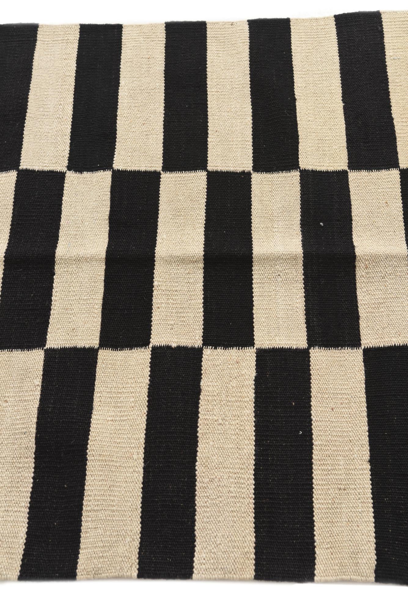 2' 8 x 3' 9 Hand Woven Kilim Modern Wool Rug