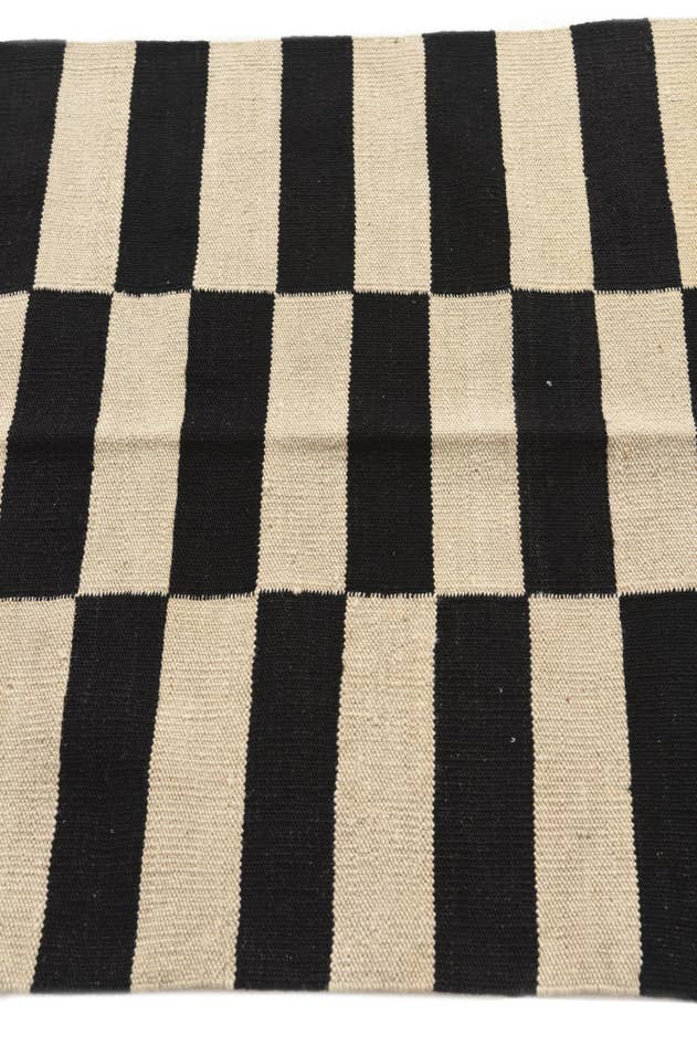 Detail image of 2' 8 x 3' 9 Hand Woven Kilim Modern Wool Rug