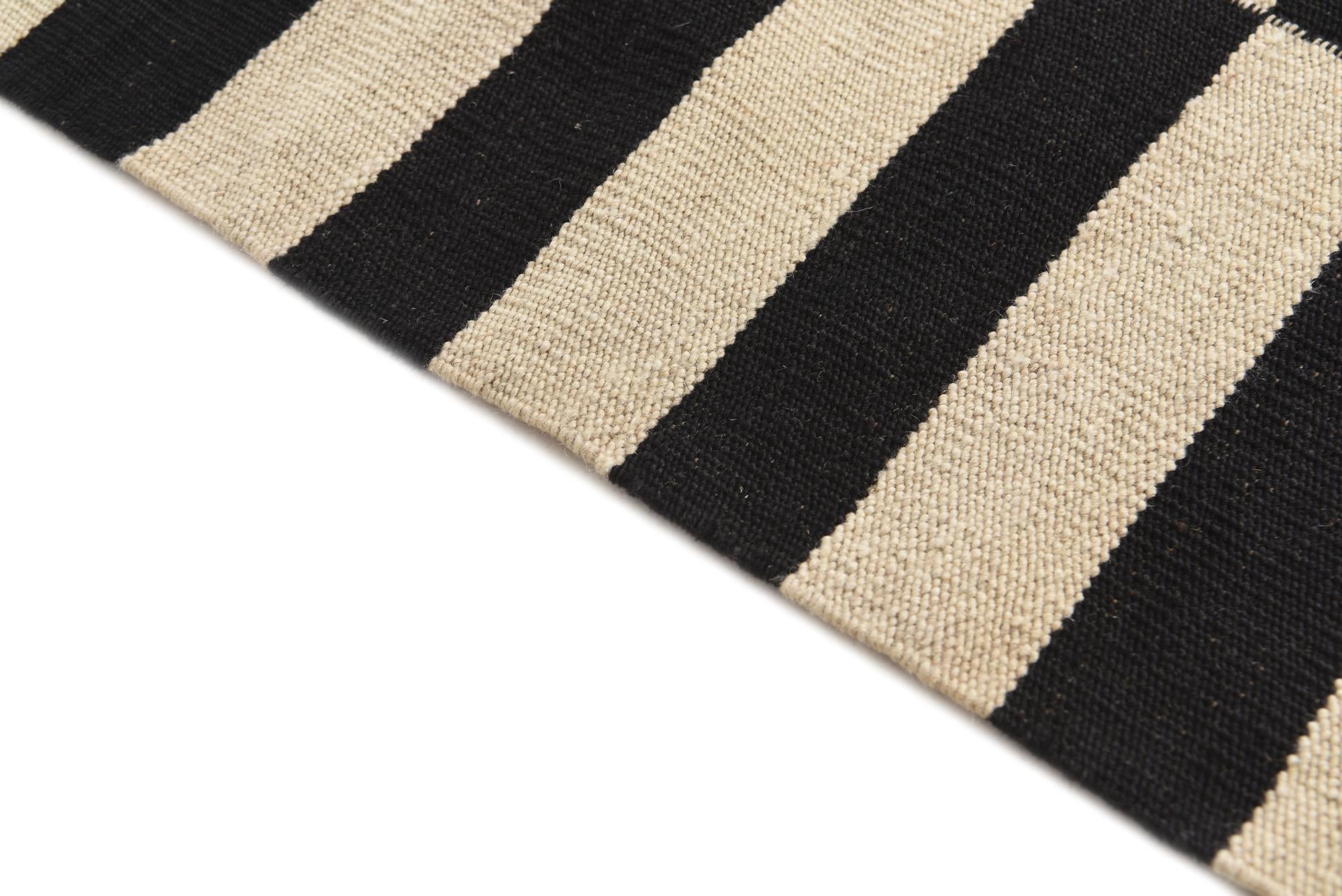 2' 8 x 3' 9 Hand Woven Kilim Modern Wool Rug