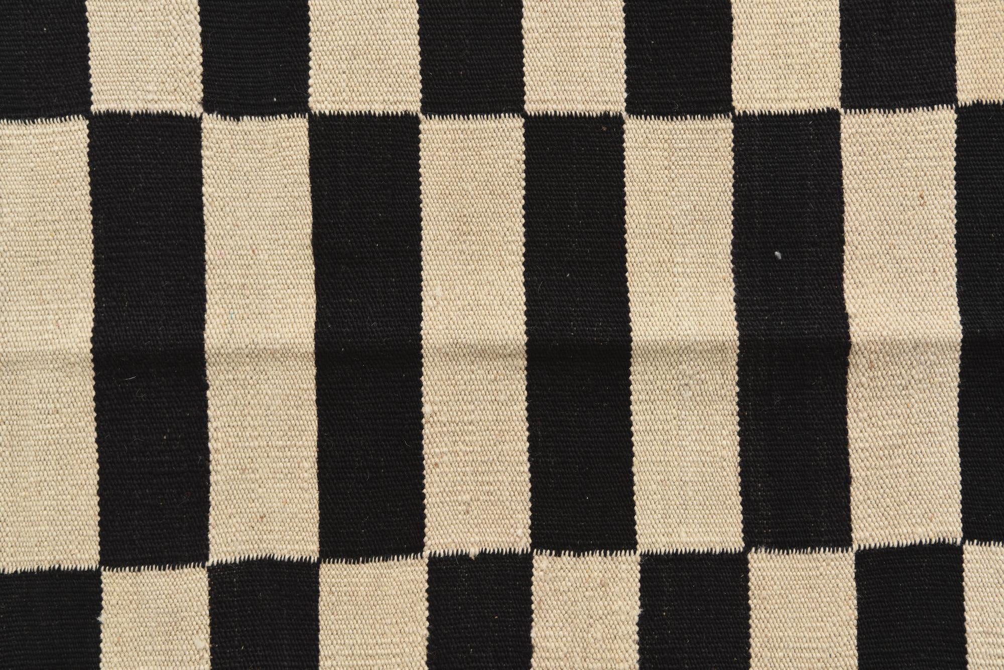 2' 8 x 3' 9 Hand Woven Kilim Modern Wool Rug