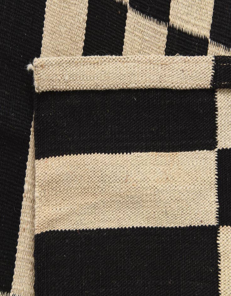 Detail image of 2' 8 x 3' 9  Hand Woven Kilim Modern Wool Rug