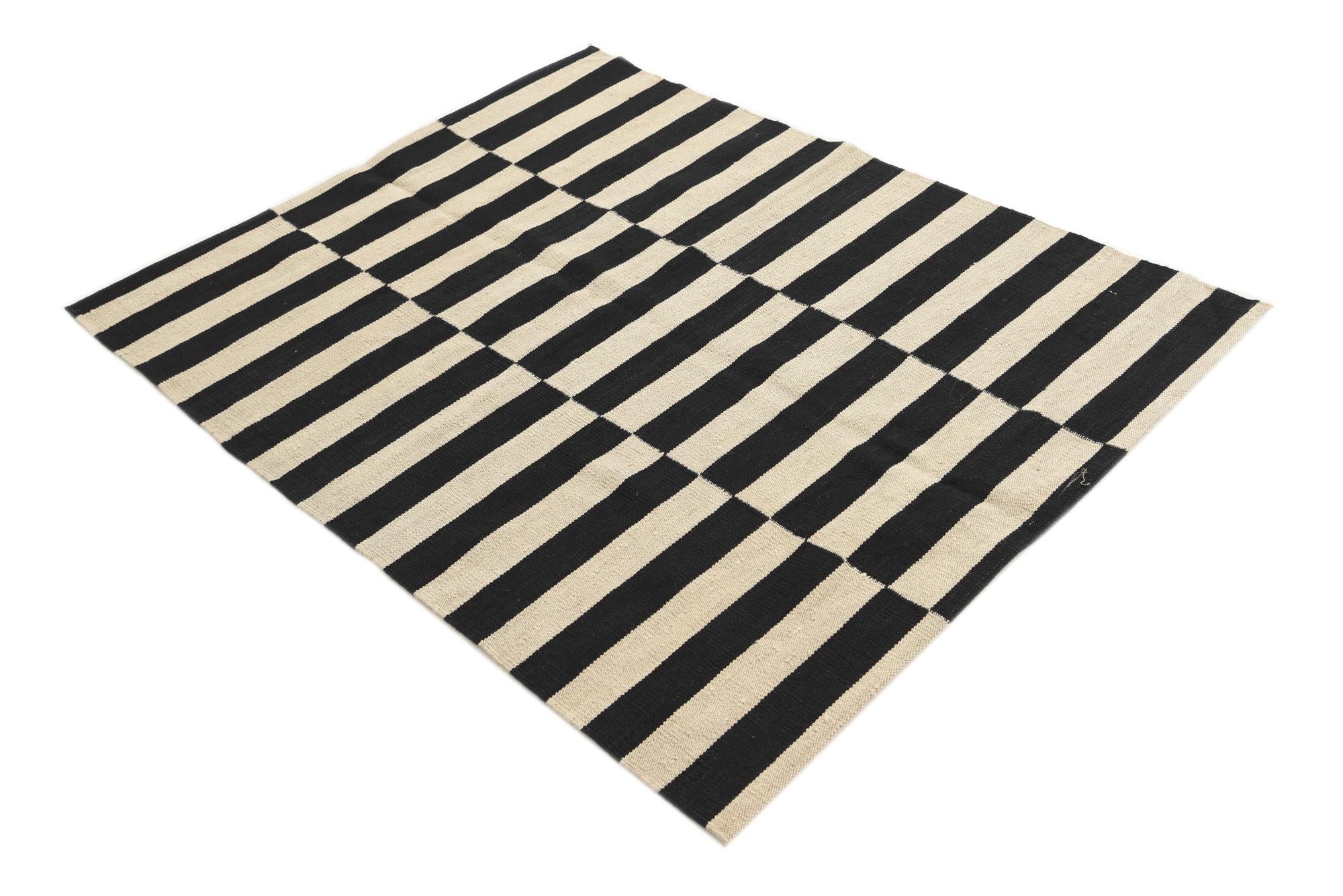 2' 7 x 4' 7 Hand Woven Kilim Modern Wool Rug