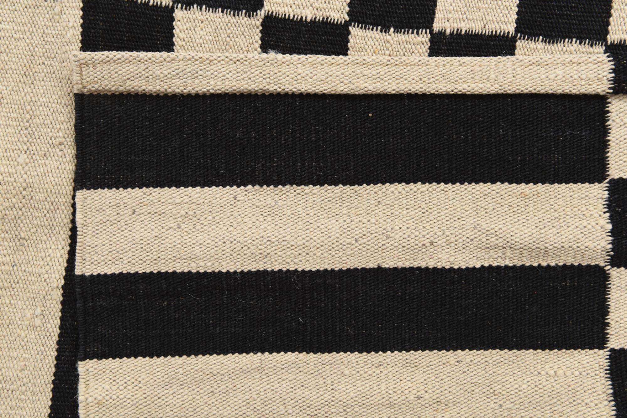 2' 7 x 4' 7 Hand Woven Kilim Modern Wool Rug