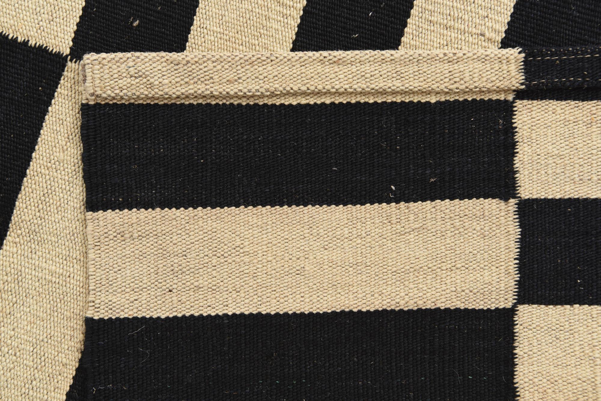 2' 7 x 3' 9 Hand Woven Kilim Modern Wool Rug