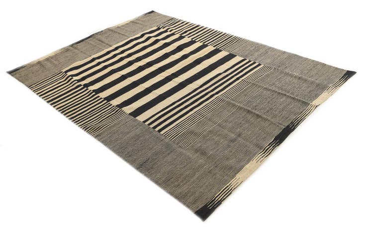 Detail image of 5' 9 x 7' 8 Hand Woven Kilim Modern Wool Rug