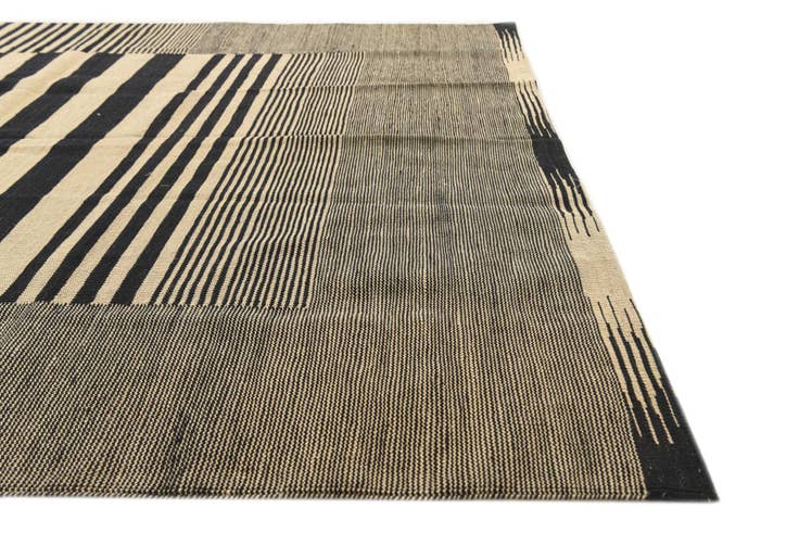 Detail image of 5' 9 x 7' 8 Hand Woven Kilim Modern Wool Rug
