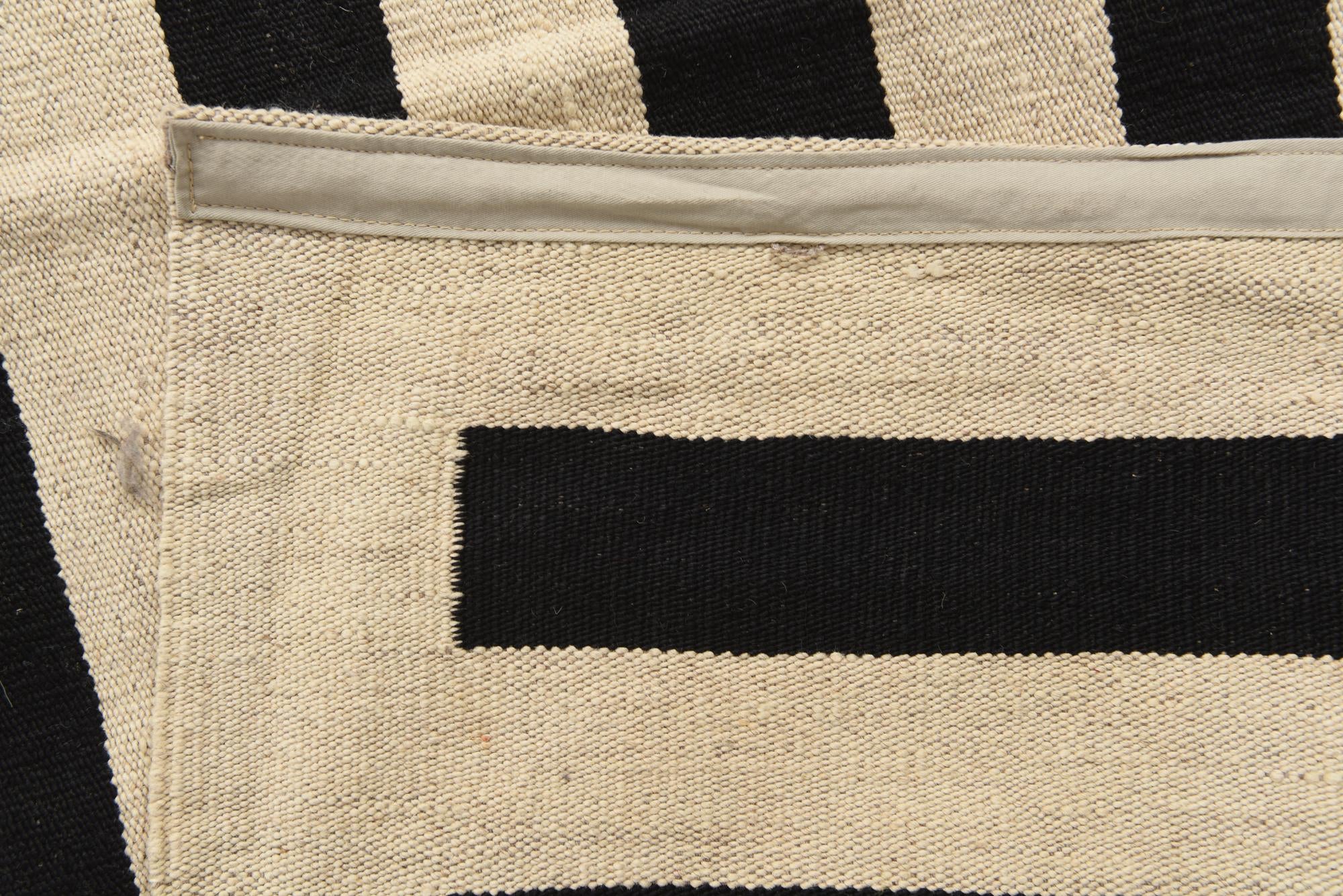 5' 7 x 7' 10 Hand Woven Kilim Modern Wool Rug