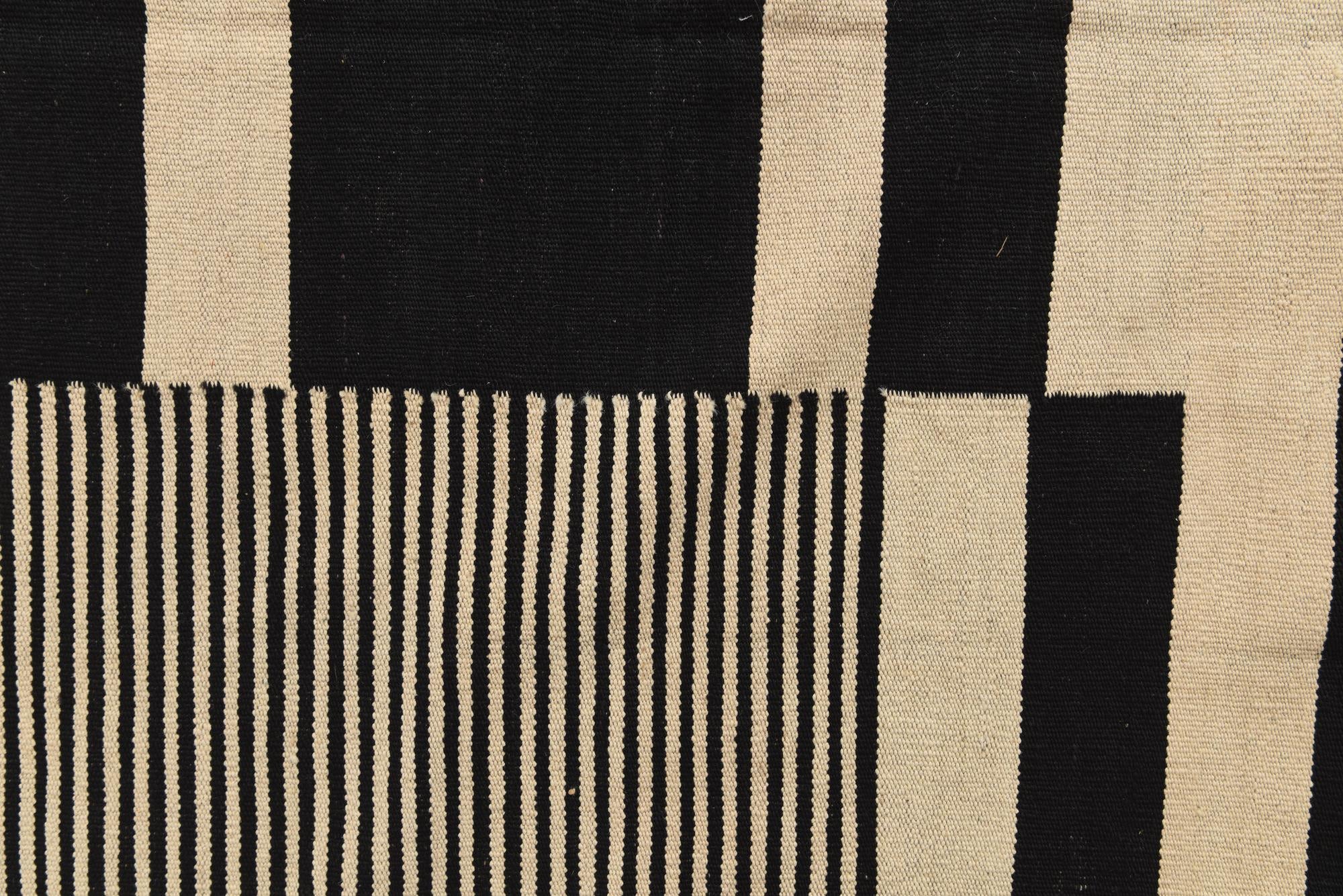 5' 7 x 10' 6 Hand Woven Kilim Modern Wool Rug
