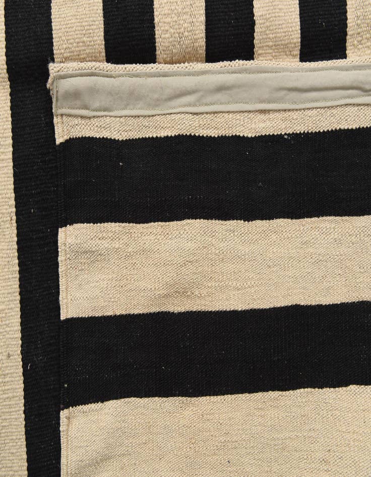 Detail image of 6' 7 x 9' 8  Hand Woven Kilim Modern Wool Rug