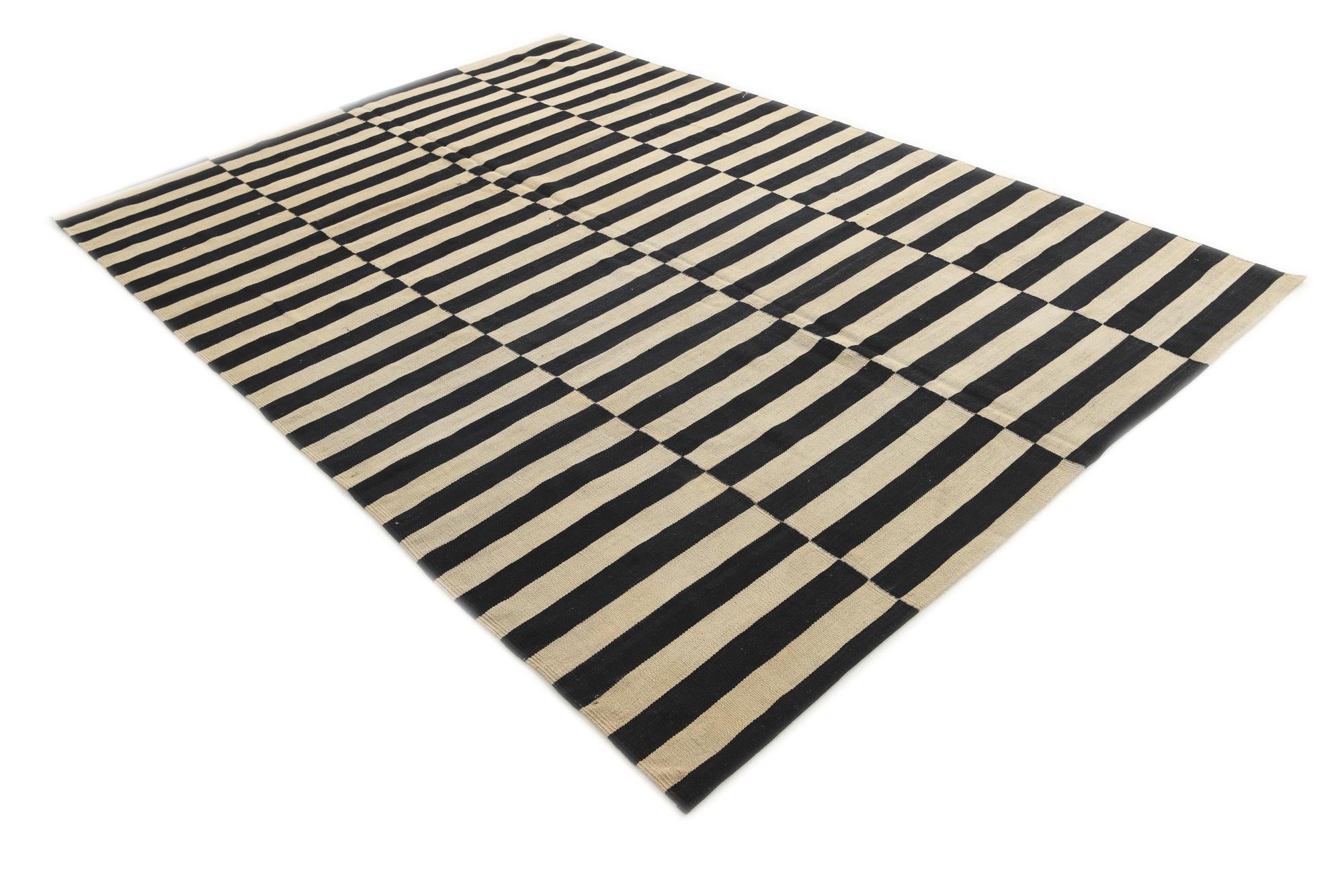 7' x 9' 10 Hand Woven Kilim Modern Wool Rug