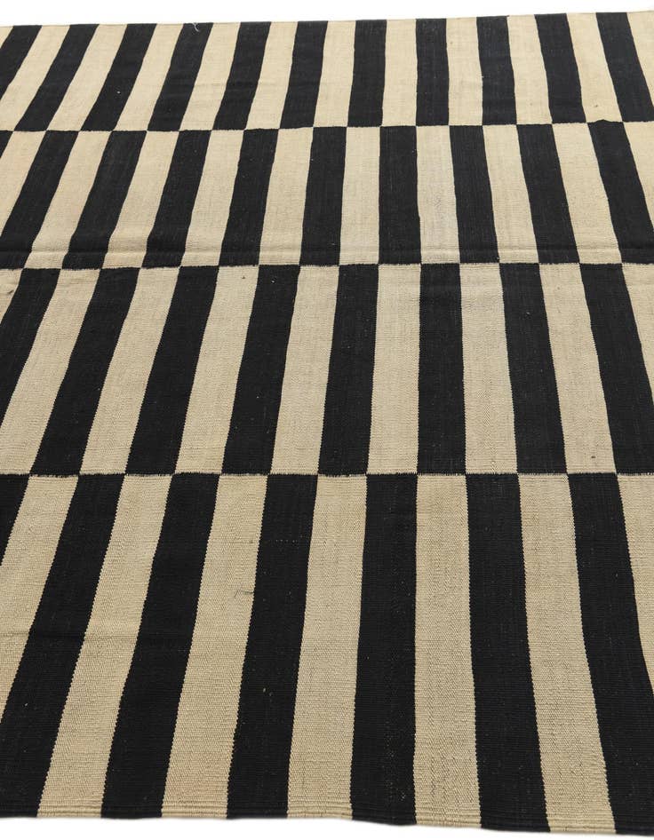 Detail image of 7' x 9' 10  Hand Woven Kilim Modern Wool Rug