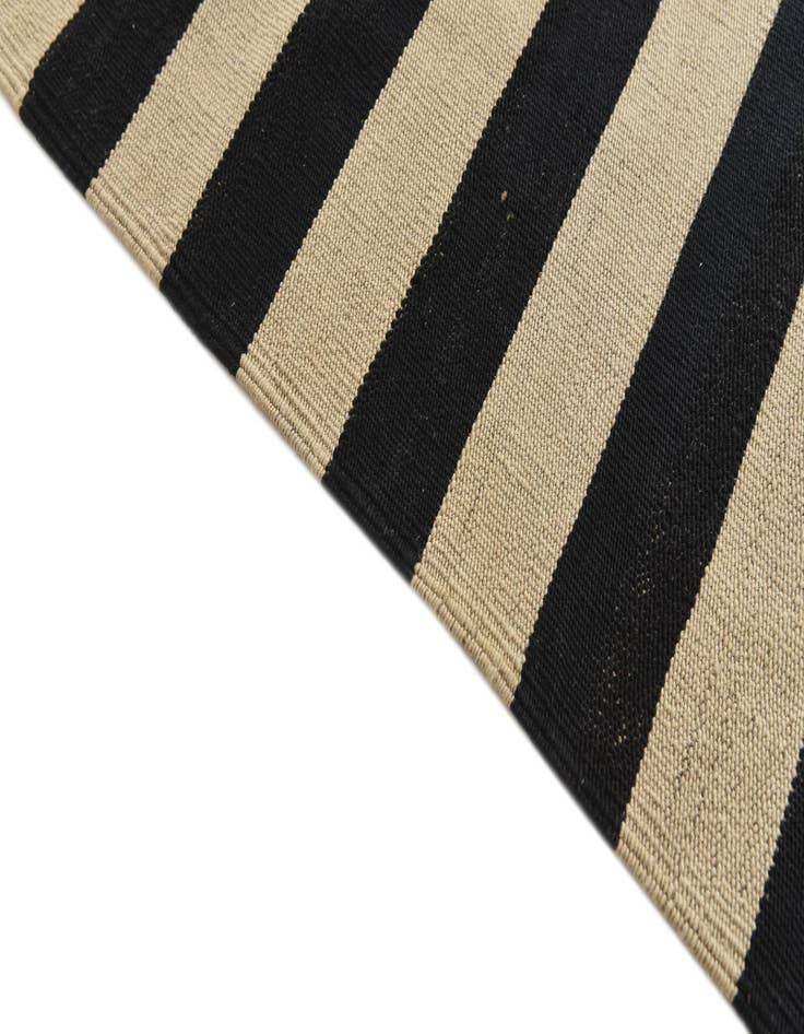 Detail image of 7' x 9' 10  Hand Woven Kilim Modern Wool Rug