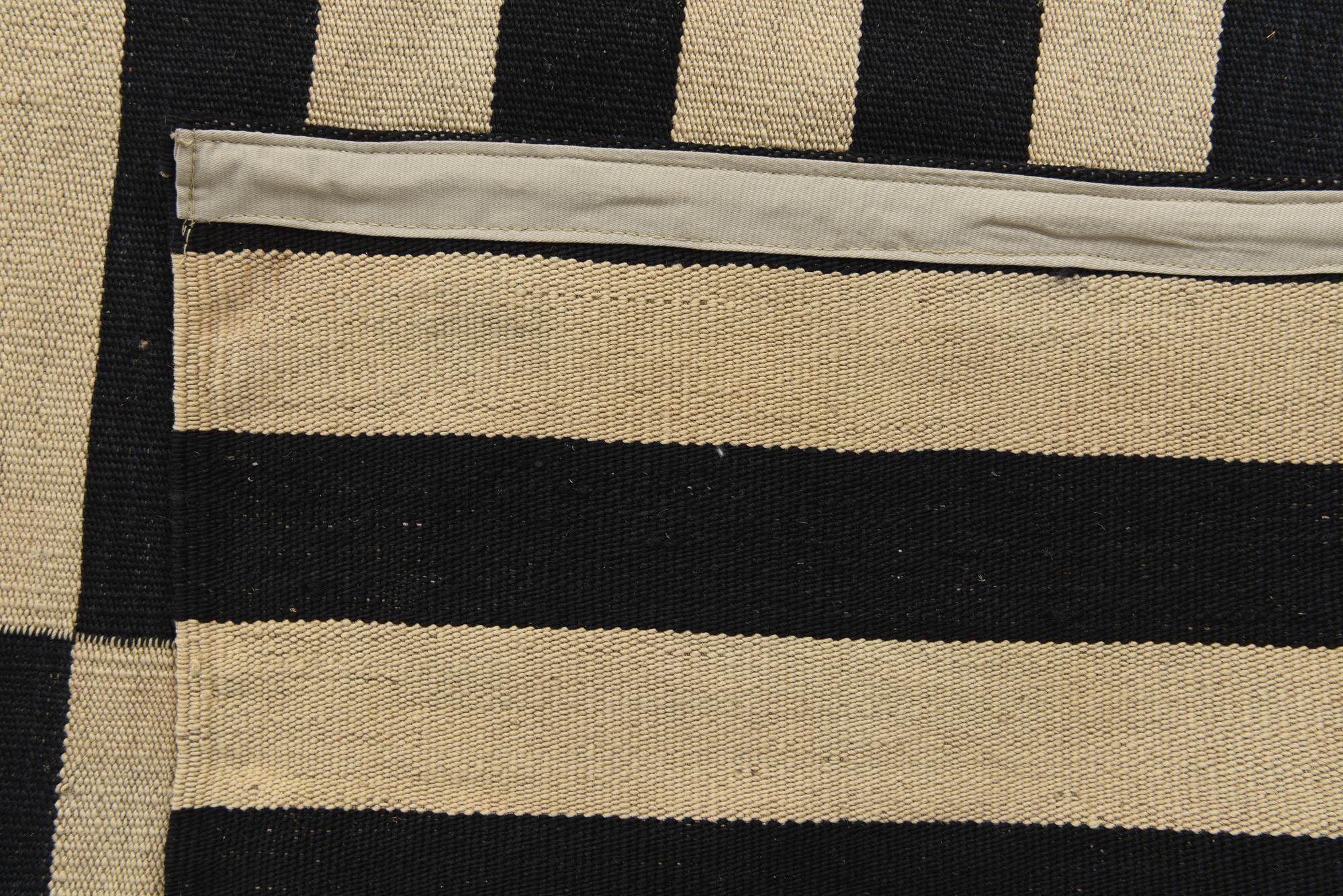 7' x 9' 10 Hand Woven Kilim Modern Wool Rug
