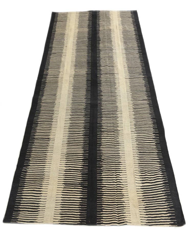 Detail image of 5' 9 x 7' 8  Hand Woven Kilim Modern Wool Rug