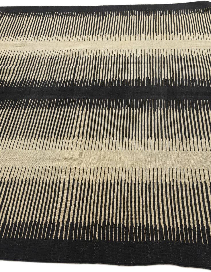 Detail image of 5' 9 x 7' 8  Hand Woven Kilim Modern Wool Rug