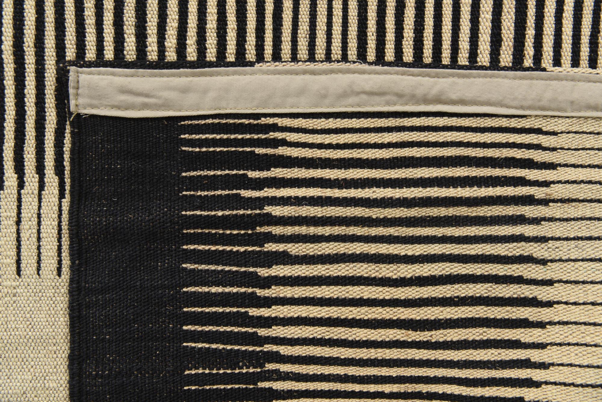 5' 9 x 7' 8 Hand Woven Kilim Modern Wool Rug