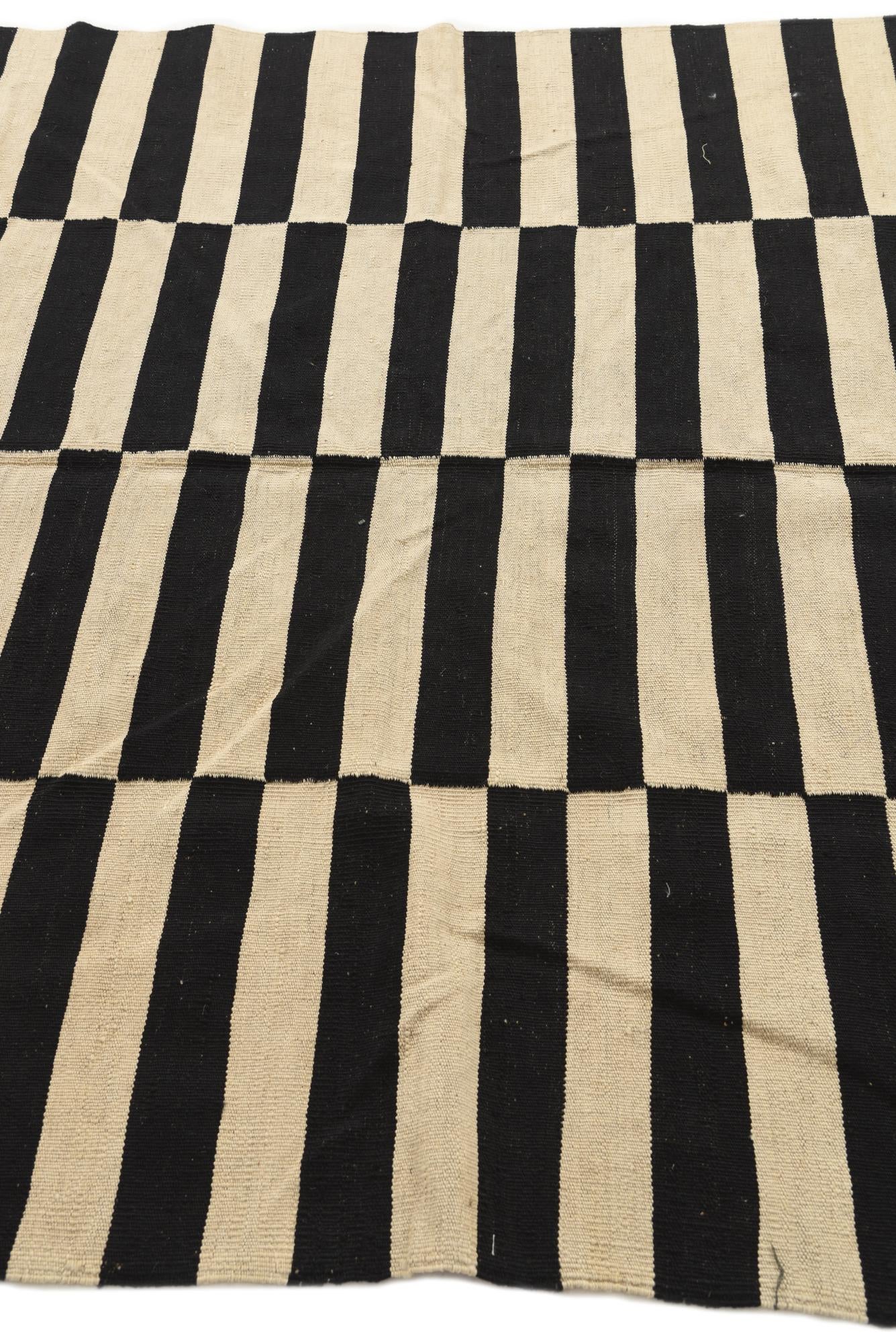 5' 4 x 7' 8 Hand Woven Kilim Modern Wool Rug