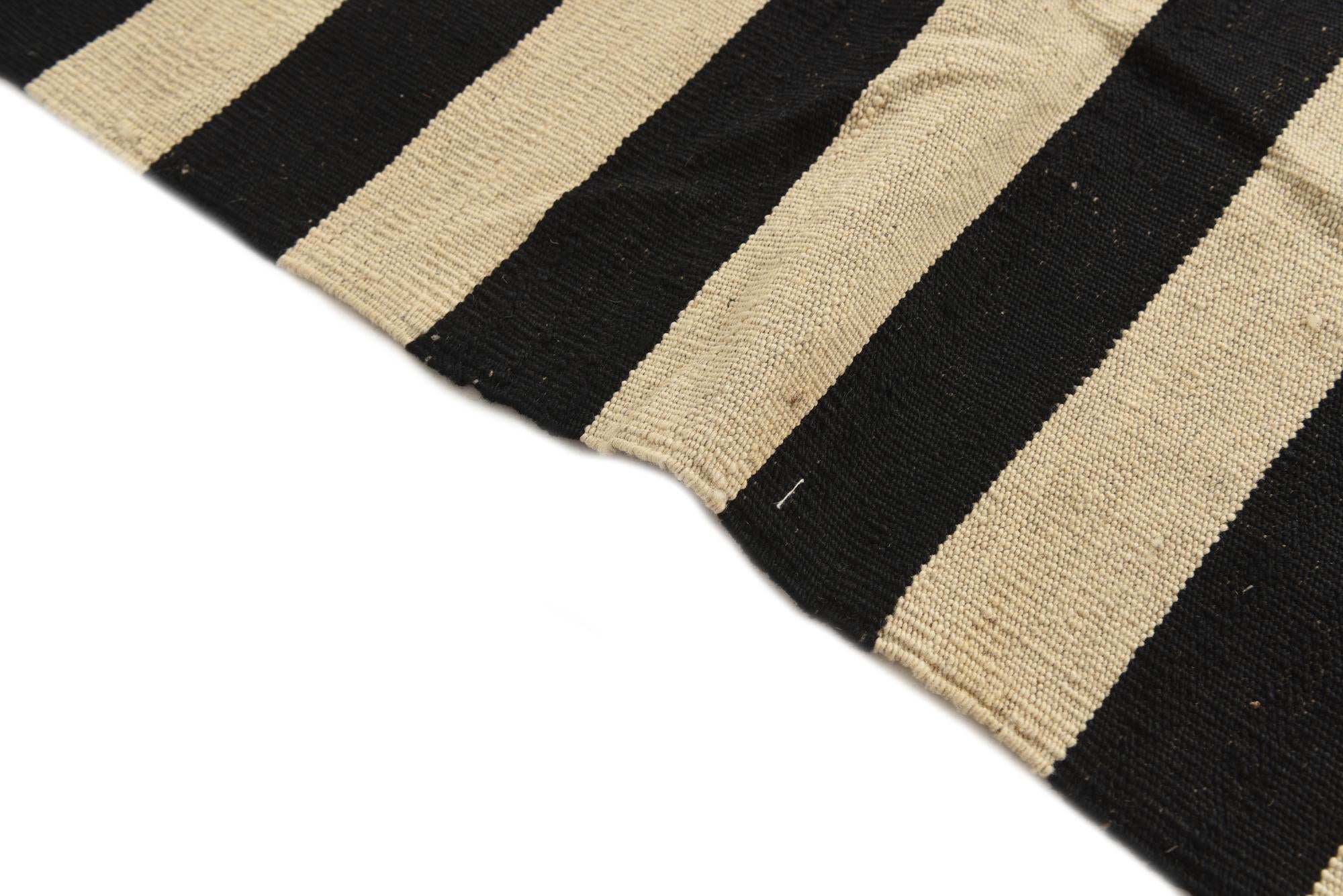 5' 4 x 7' 8 Hand Woven Kilim Modern Wool Rug