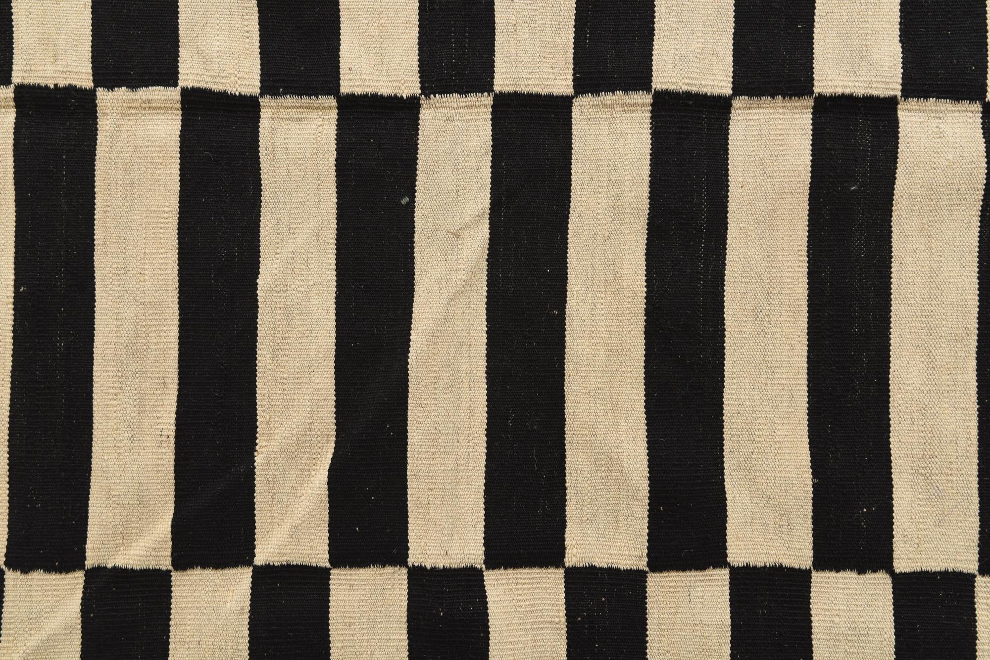 5' 4 x 7' 8 Hand Woven Kilim Modern Wool Rug