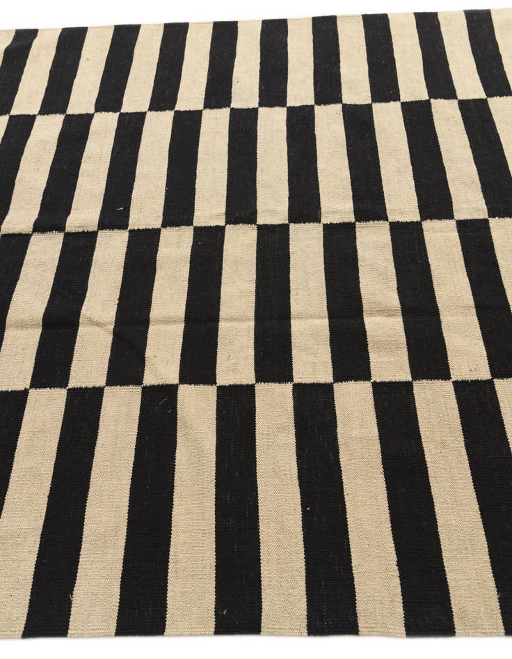 Detail image of 5' 8 x 8'  Hand Woven Kilim Modern Wool Rug