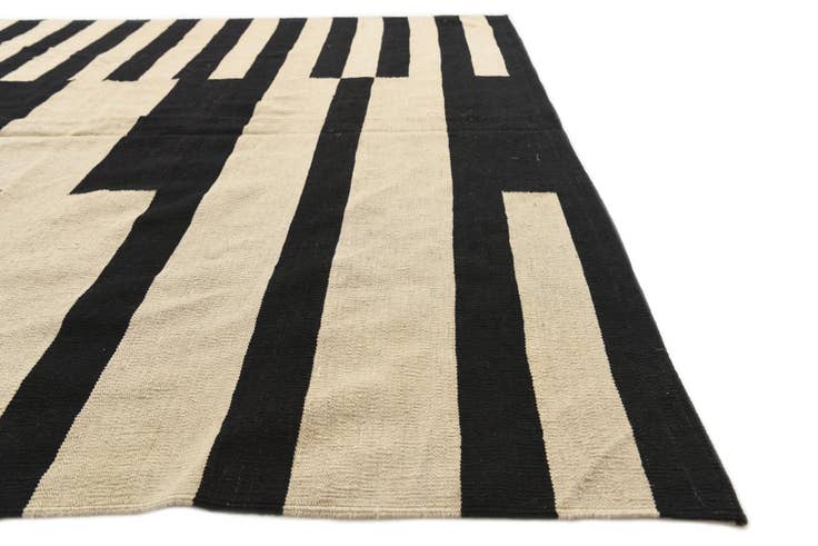 Detail image of 6' 10 x 9' 8 Hand Woven Kilim Modern Wool Rug