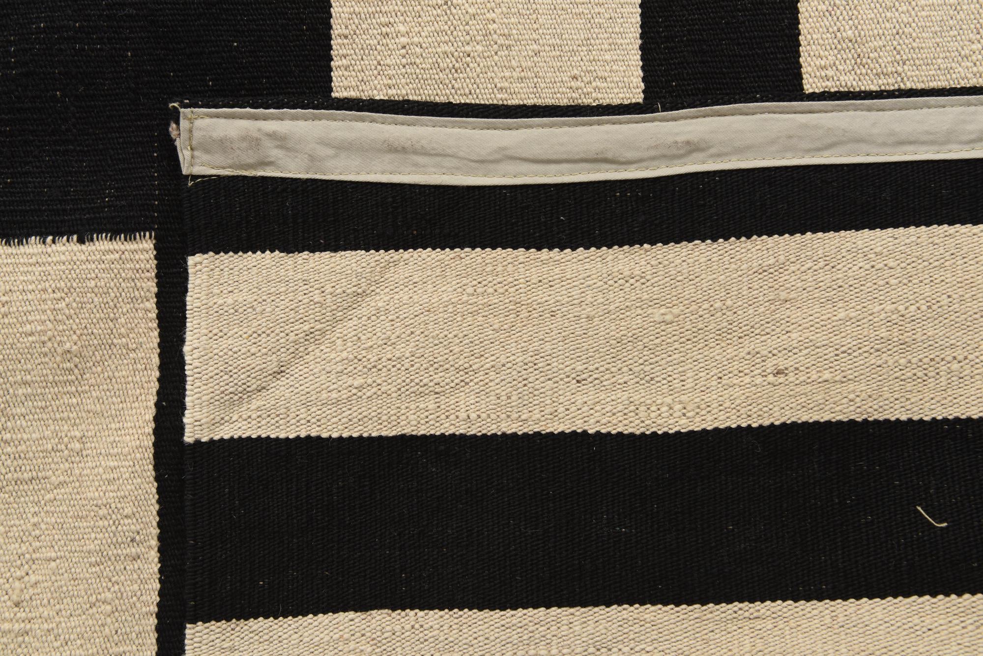 6' 10 x 9' 8 Hand Woven Kilim Modern Wool Rug