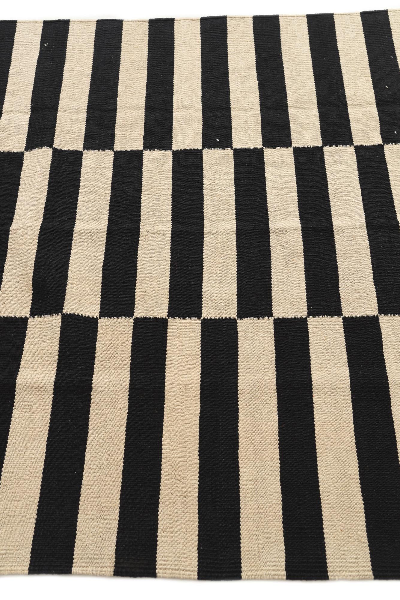 4' 2 x 6' Hand Woven Kilim Modern Wool Rug